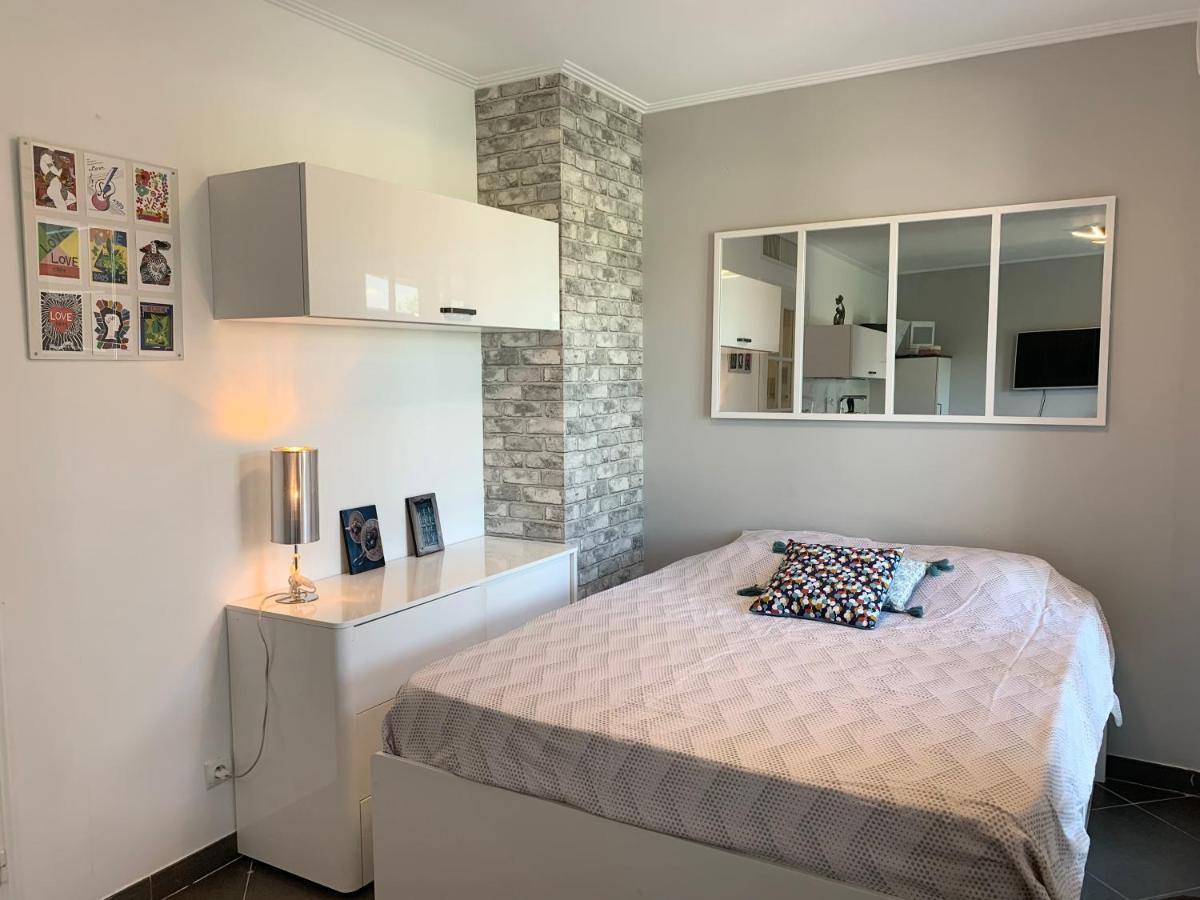 Apartamento Joli Climatise Avec Jardin Dans Avec Piscine